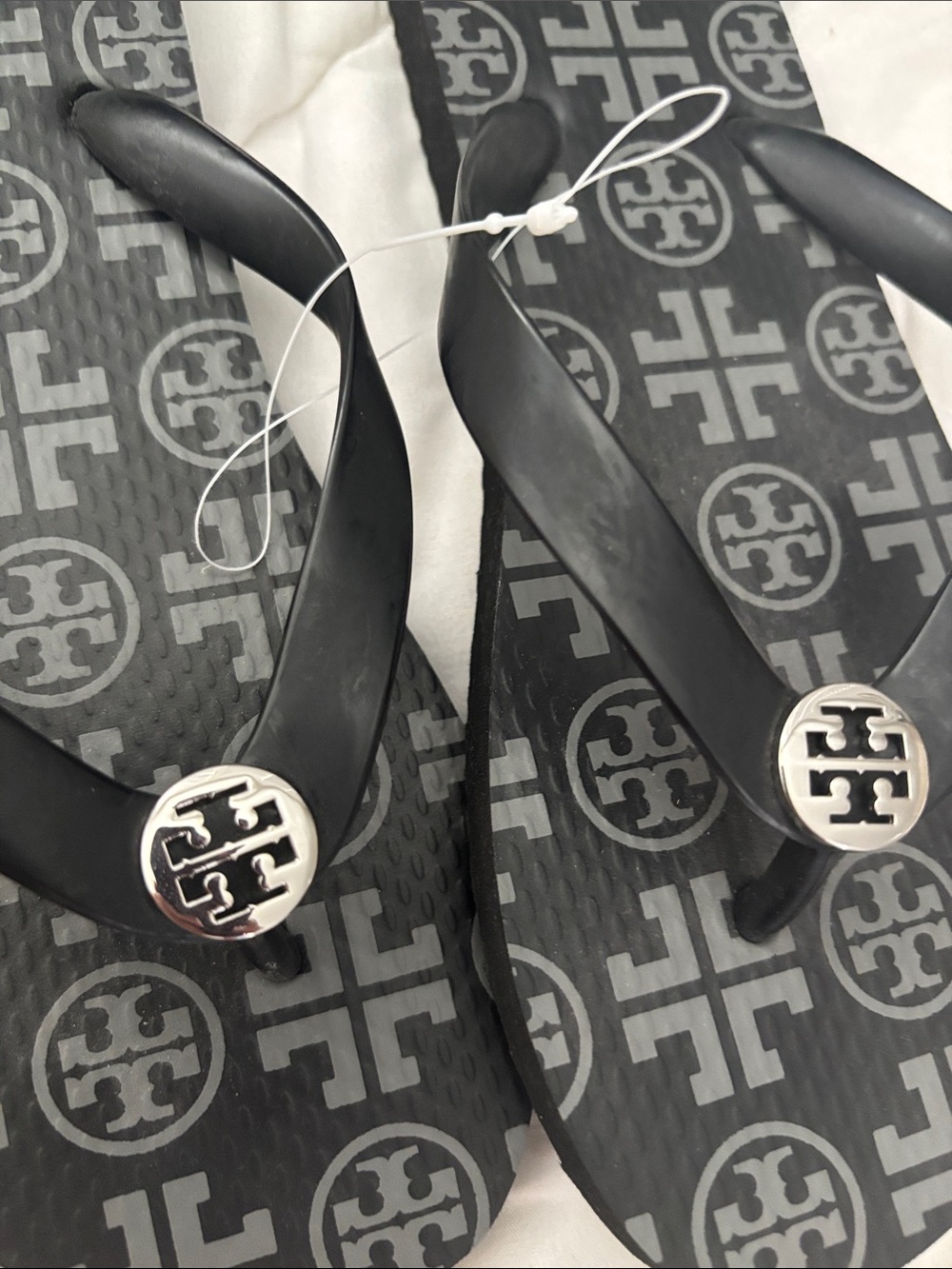 Brand new woman’s Tory Burch sandals - Picture 4 of 4